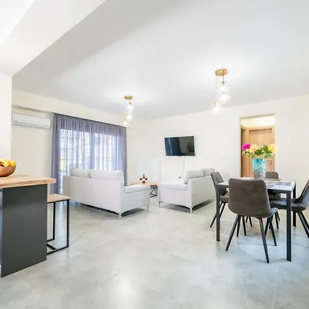 Iaira Athens